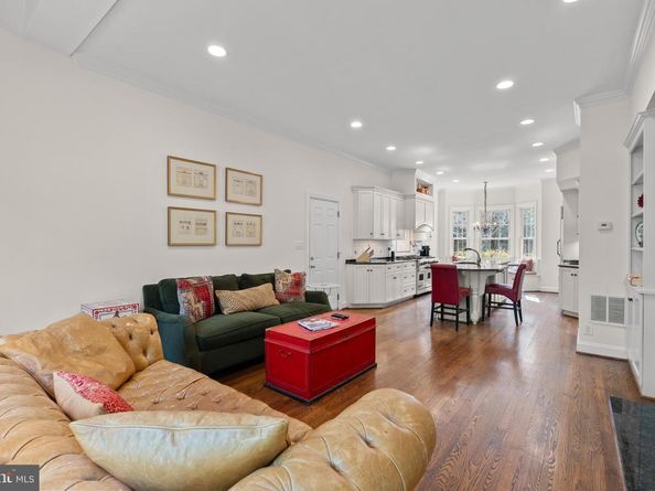9200 Town Gate Lane, Bethesda MD 20817