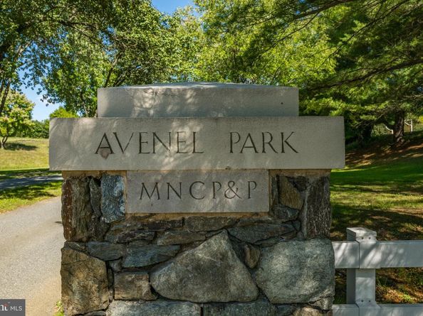 9200 Town Gate Lane, Bethesda MD 20817