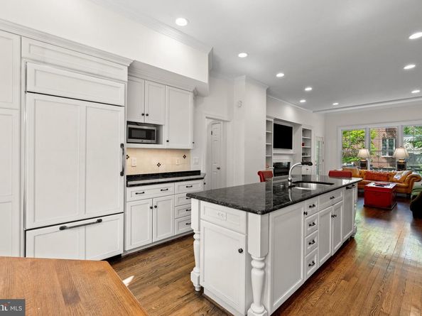 9200 Town Gate Lane, Bethesda MD 20817