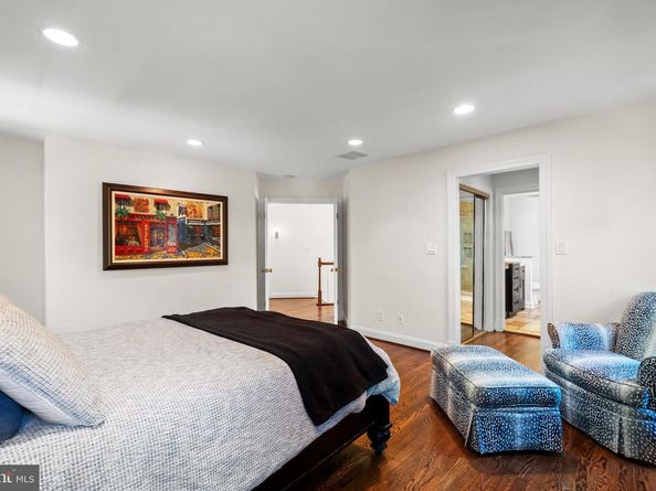 9200 Town Gate Lane, Bethesda MD 20817