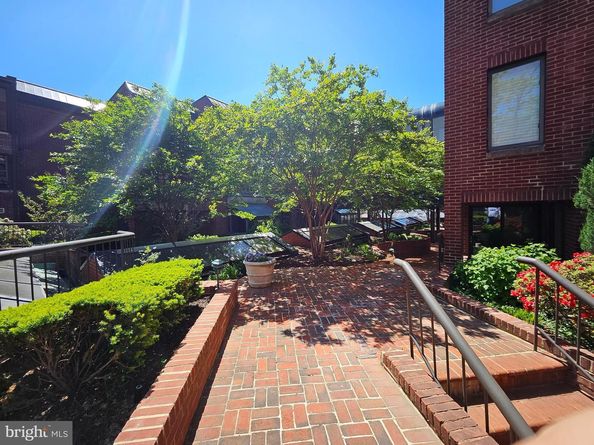 1080 Wisconsin Avenue NW 303, Washington DC 20007