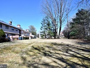 79 Sutphin Pines, Yardley PA 19067