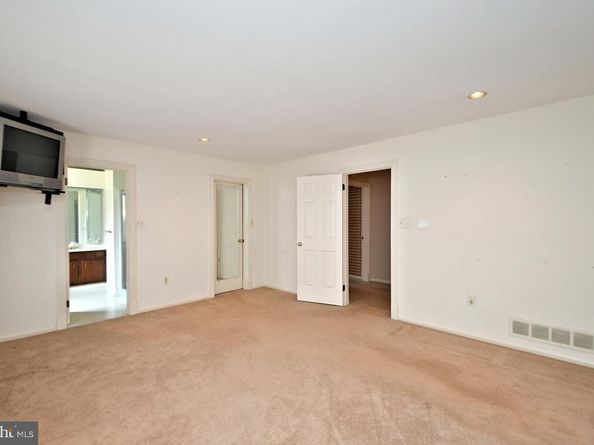 79 Sutphin Pines, Yardley PA 19067