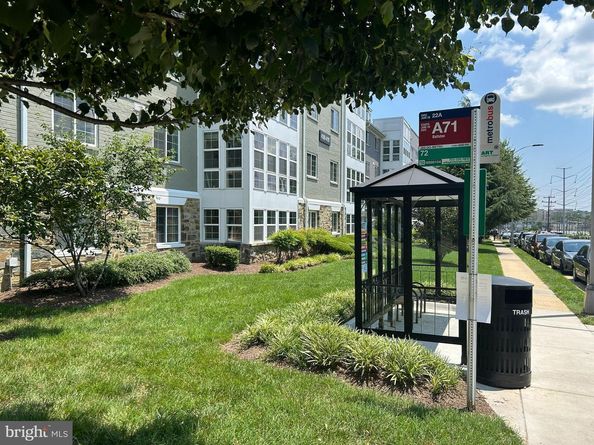 4195 S Four Mile Run Drive 203, Arlington VA 22204