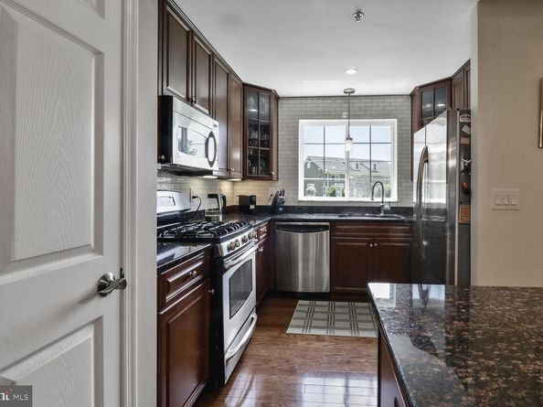 4195 S Four Mile Run Drive 203, Arlington VA 22204