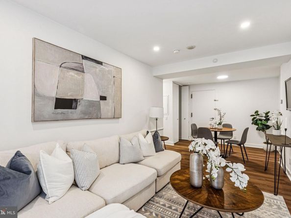 219 S 18TH Street 1415, Philadelphia PA 19103