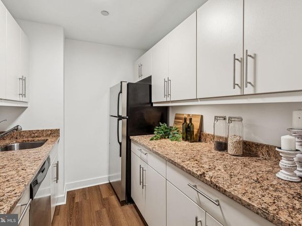 219 S 18TH Street 1415, Philadelphia PA 19103