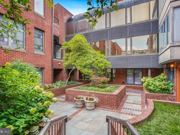 1080 Wisconsin Avenue NW 3002, Washington DC 20007