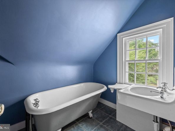 1266 Gulph Creek Drive, Wayne PA 19087