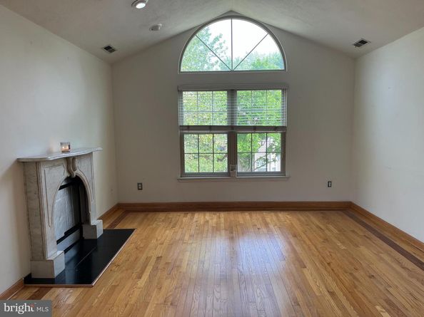 4104 Waltham Court, Yardley PA 19067
