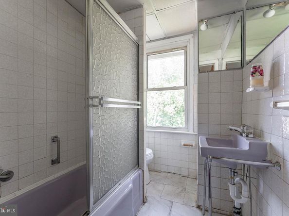 637 Chester Pike, Prospect Park PA 19076