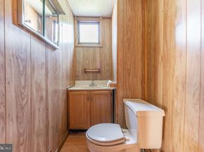 637 Chester Pike, Prospect Park PA 19076