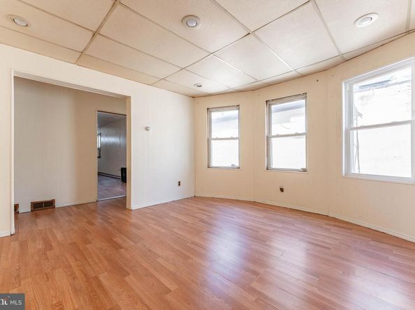 637 Chester Pike, Prospect Park PA 19076