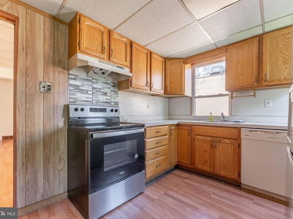 637 Chester Pike, Prospect Park PA 19076