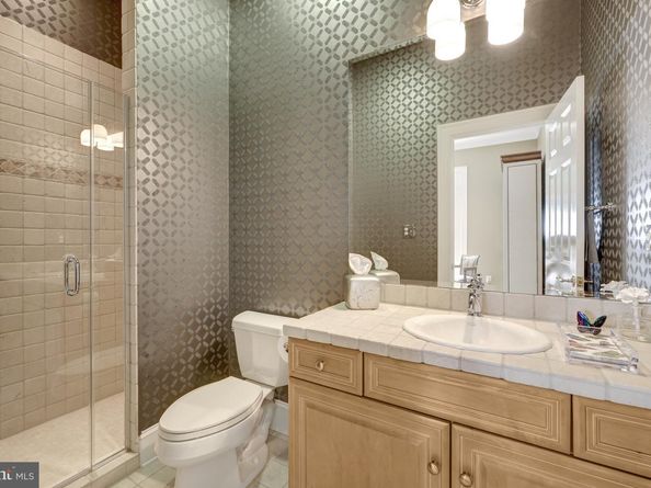 870 Alvermar Ridge Drive, Mclean VA 22102