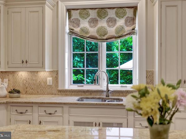 870 Alvermar Ridge Drive, Mclean VA 22102