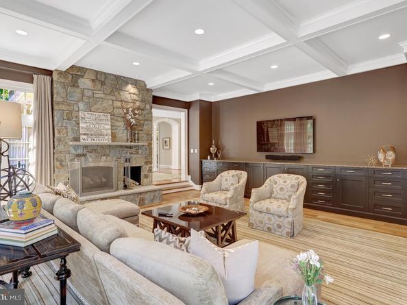 870 Alvermar Ridge Drive, Mclean VA 22102