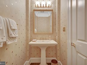 870 Alvermar Ridge Drive, Mclean VA 22102