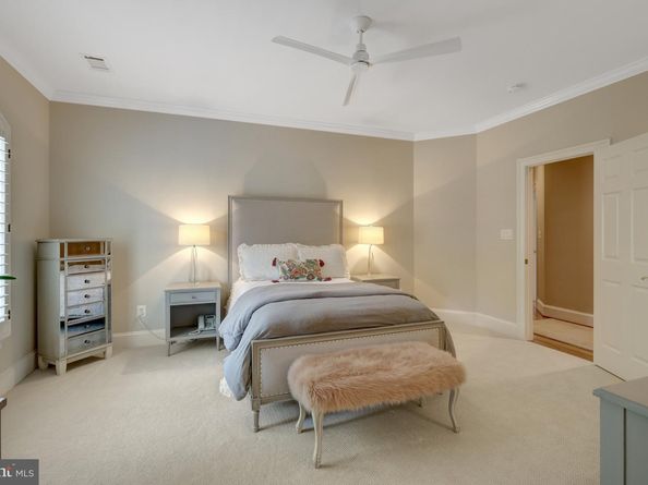 870 Alvermar Ridge Drive, Mclean VA 22102