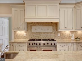 870 Alvermar Ridge Drive, Mclean VA 22102