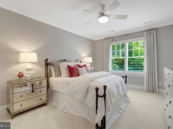 870 Alvermar Ridge Drive, Mclean VA 22102