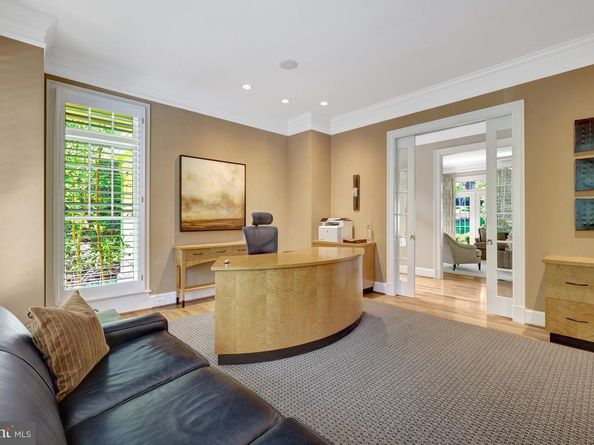 870 Alvermar Ridge Drive, Mclean VA 22102