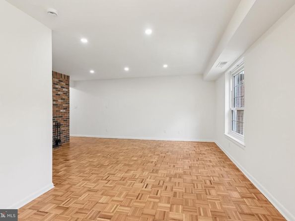 4000 Gypsy Lane 529, Philadelphia PA 19129