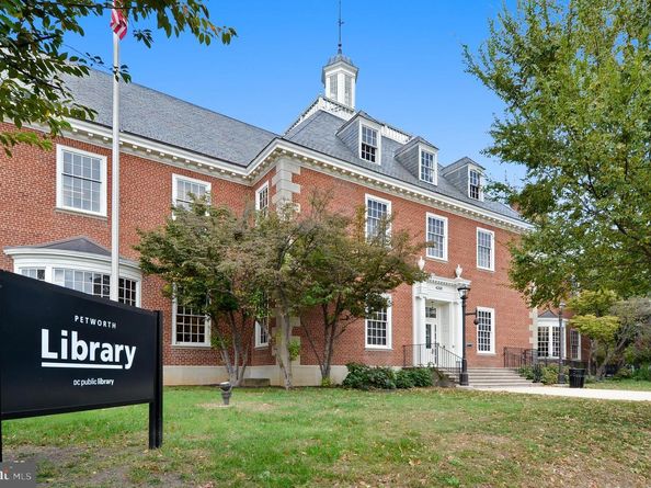 739 Newton Place NW 105, Washington DC 20010