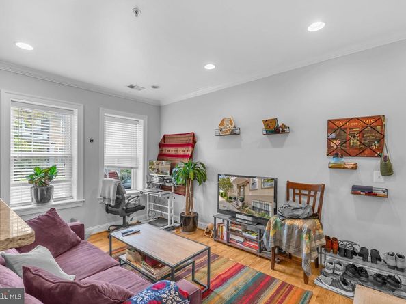 739 Newton Place NW 105, Washington DC 20010
