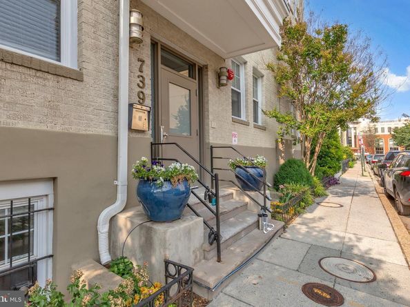 739 Newton Place NW 105, Washington DC 20010