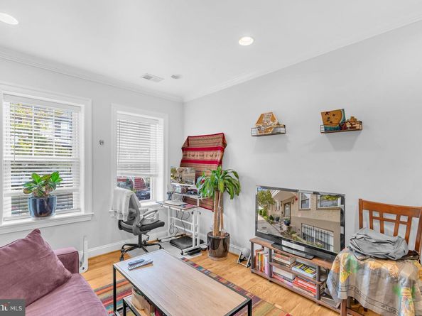 739 Newton Place NW 105, Washington DC 20010