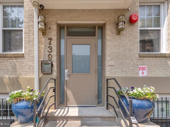 739 Newton Place NW 105, Washington DC 20010