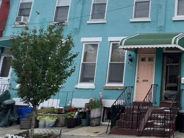 935 Edgley Street, Philadelphia PA 19122