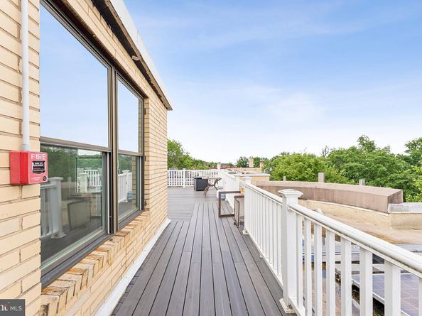 212 Oakwood Street SE 318, Washington DC 20032
