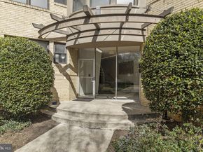 212 Oakwood Street SE 318, Washington DC 20032