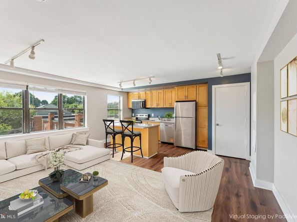 212 Oakwood Street SE 318, Washington DC 20032