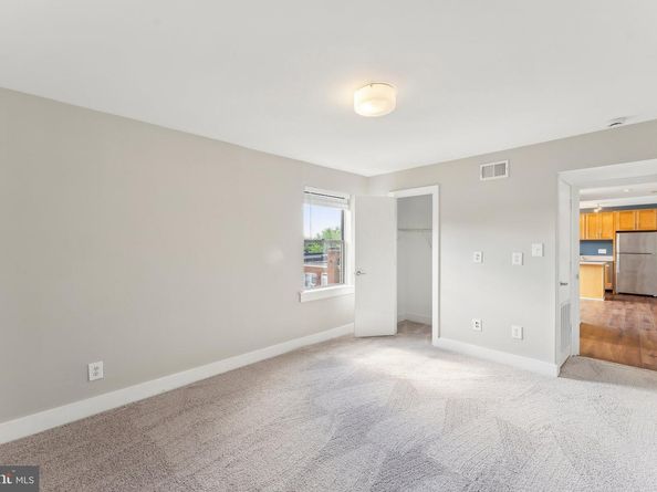 212 Oakwood Street SE 318, Washington DC 20032