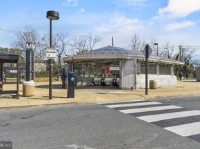 212 Oakwood Street SE 318, Washington DC 20032
