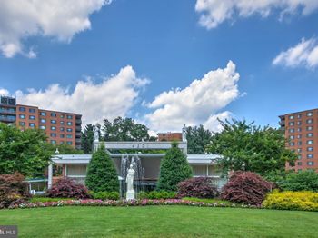 4201 Cathedral Avenue NW