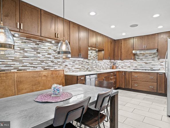 1674 Chimney House Road, Reston VA 20190