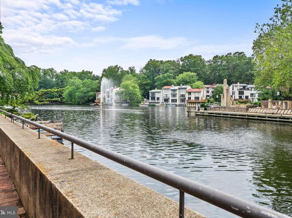1674 Chimney House Road, Reston VA 20190