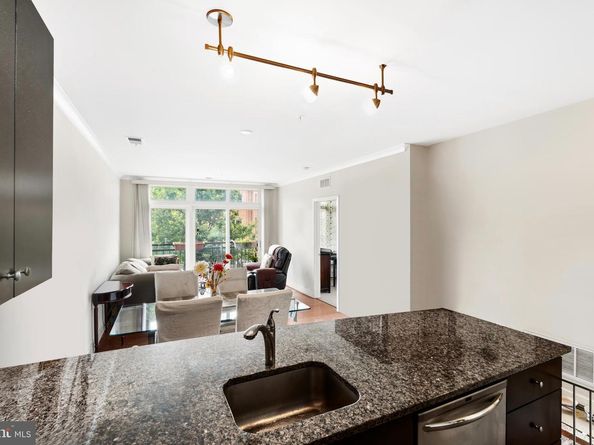 915 N Patrick Street 206, Alexandria VA 22314