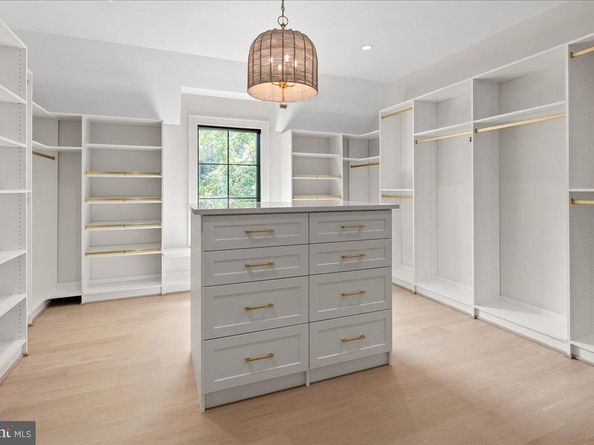 7011 Elizabeth Drive, Mclean VA 22101