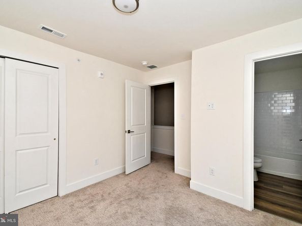 287 Yards Court, Hatboro PA 19040