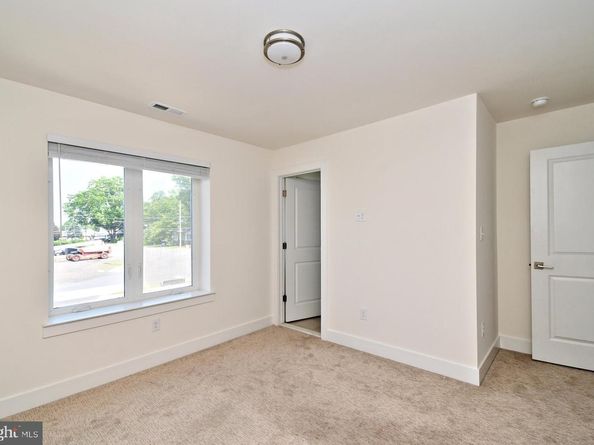 287 Yards Court, Hatboro PA 19040