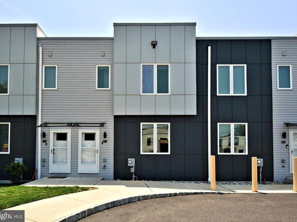 287 Yards Court, Hatboro PA 19040