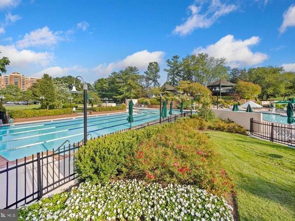 205 Yoakum Parkway 1712, Alexandria VA 22304