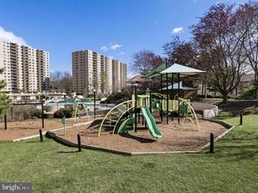 205 Yoakum Parkway 1712, Alexandria VA 22304