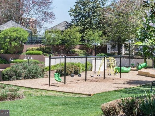 205 Yoakum Parkway 1712, Alexandria VA 22304