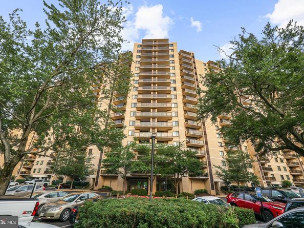 205 Yoakum Parkway 1712, Alexandria VA 22304